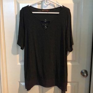 Belldini dark gray short sleeved shirt